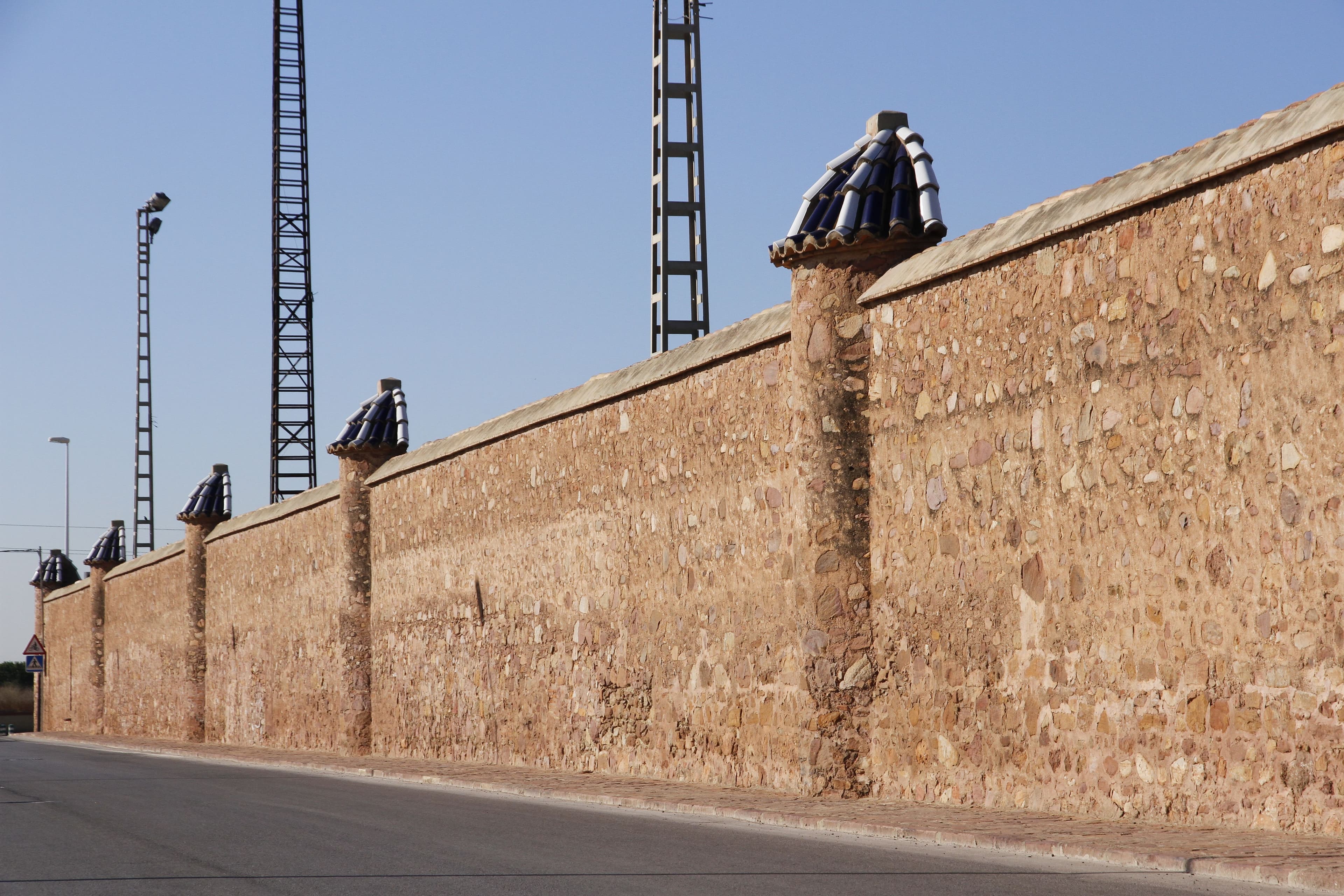 Muralla del jardí botànic