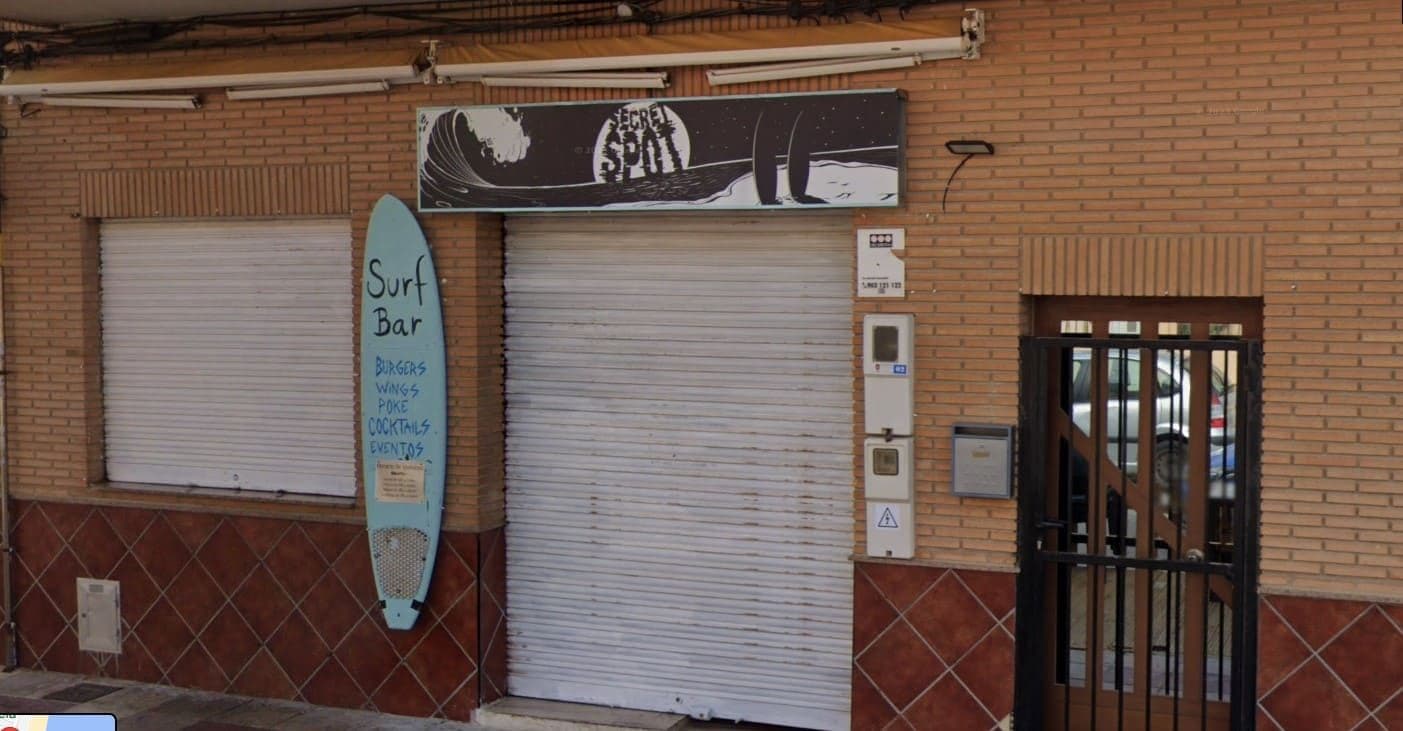SURF BAR SECRET SPOT
